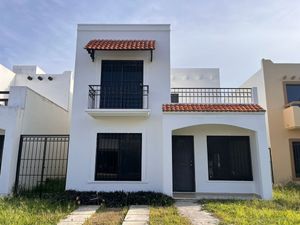 Casa en renta en Mérida, Fracc Gran Santa Fe, 3 recámaras