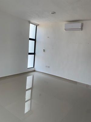 CASA EN RENTA EN PRIVADA, CONKAL