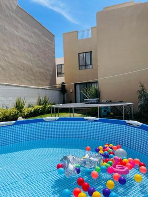 hermosa casa en valbuena con terreno excedente