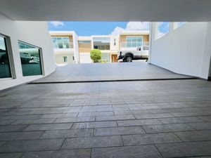 IMPRESIONANTE RESIDENCIA EN LA ZONA DORADA DE METEPEC.