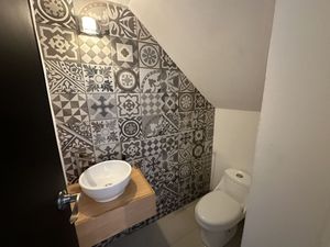 Casa en venta Remodelada en El Colli