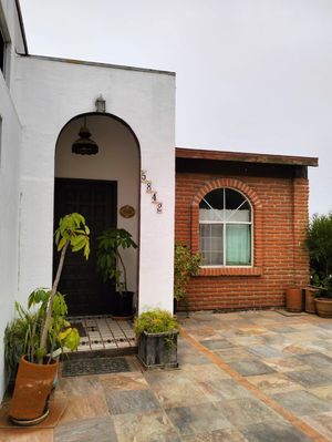 BONITA CASA EN PUERTO NUEVO