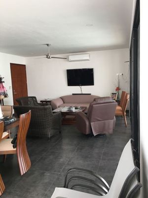 CASA EN RENTA EN MERIDA F-11308, 3 REC. LA REJOYADA $30,000