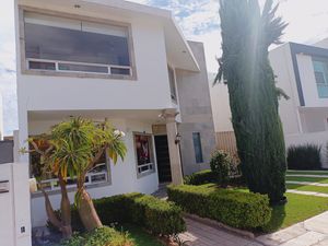 CASA EN VENTA EN PEDREGAL DE VISTA HERMOSA