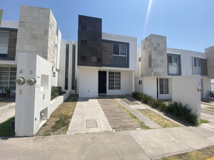 CASA EN RESIDENCIAL LOMAS DE SAN ISIDRO, JURIQUILLA