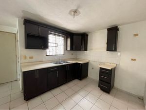 Casa en VENTA en Fracc. Mitras Poniente, Sector Jordan, García, Nuevo León. (Pri