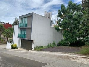 VENTA DE TERRENO EN ZONA RESIDENCIAL MONTE MAGNO