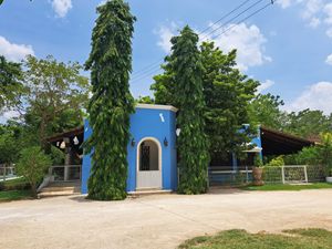 QUINTA CON CASA DE LUJO CARRETERA MERIDA A PROGRESO A 10 MINUTOS DE LA PLAYA