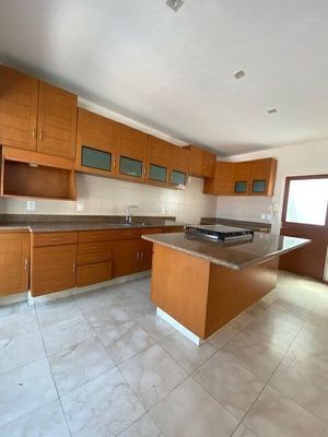 BONITA CASA EN VENTA EN BUGAMBILIAS