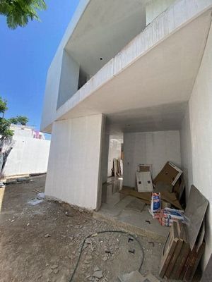 CASA PREVENTA POR AV VALDEPEÑAS (NORTE)