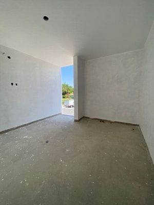 CASA PREVENTA POR AV VALDEPEÑAS (NORTE)