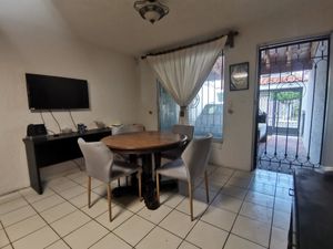 CASA EN VENTA EN COL. LOMAS DE ZAPOPAN ¡UN SÓLO NIVEL DE CONSTRUCCIÓN!