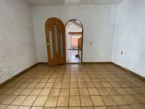 CASA EN VENTA, LOMAS DEL COUNTRY