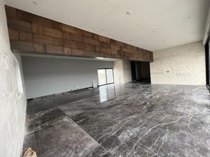 Casa en Venta en Sierra Alta 9 sector - Carretera nacional