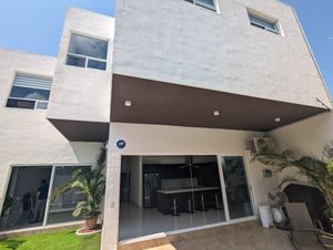 RESIDENCIA EN VENTA SANTA ISABEL CON ALBERCA