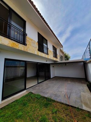 Casa en Venta en Arco de Piedra, Jurica PRECIO DE OPORTUNIDAD