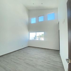 Hermosa casa en LOMAS JURIQUILLA a ESTRENAR PRECIO DE OPORTUNIDAD