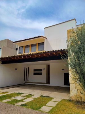 Casa en Venta en Arco de Piedra, Jurica PRECIO DE OPORTUNIDAD