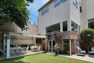 Venta de hermosa casa en fraccionamiento cerrado con parque