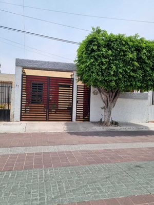 Casa en venta en Calesa, Querétaro, en el corazón de la CD a 2 min de los arcos!