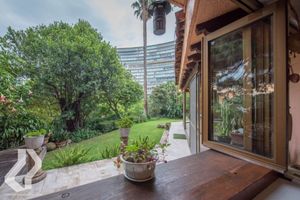 Casa en venta dentro de coto en Lomas del Valle