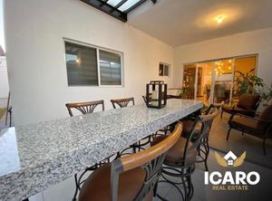 CASA EN VENTA ZONA PEDREGALES AV TOMAS VALLES