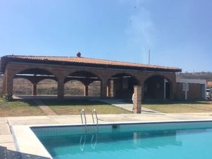 Terreno en Venta en Tonalá con casa Club!!!