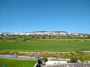 Departamento Amueblado en Renta Vista al Campo de Golf Zibata