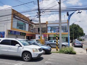 Estratégico local comercial en prados agua azul 67 m2