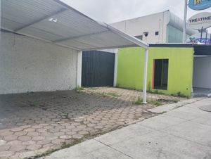 Oportunidad local sobre avenida Zavaleta exclusiva ubicación