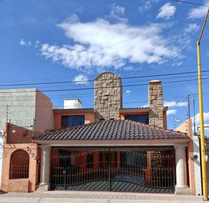 CASA EN VENTA AL NORTE DE AGUASCALIENTES A UNOS PASOS DE COLOSIO