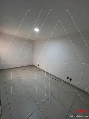 RESIDENCIA REMODELADA EN SAN WENCESLAO EN VENTA