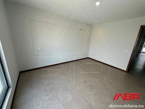 CASA EN VENTA EN COTO FRENTE A PARQUE MTROPOLITANO