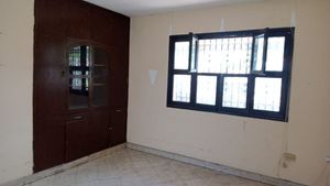 CASA  EN VENTA  EN MERIDA, GARCIA GINERES,IDEAL PARA REMODELAR,AMPLIO TERRENO