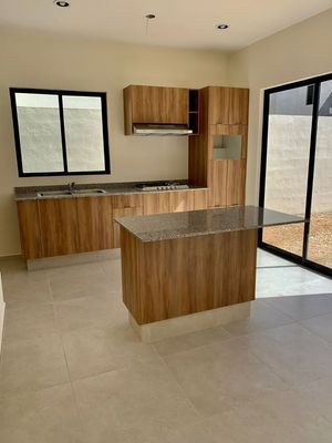 CASA EN VENTA EN MERIDA, RESIDENCIAL TIXCACAL, SOLANA