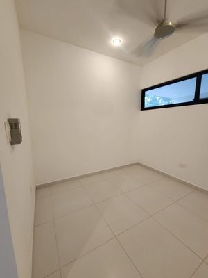 CASA EN RENTA,PARQUE CENTRAL PRIVADA