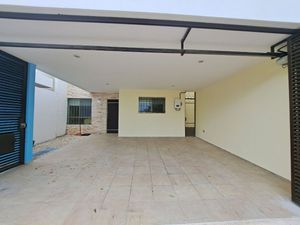 CASA EN VENTA EN LAS AMERICAS, MERIDA YUCATAN CON PANELES SOLARES