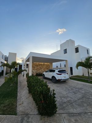 CASA EN VENTA EN CONKAL EN PRIVADA ALEZA