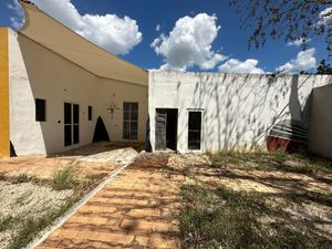 CASA EN VENTA EN EL CENTRO DE MERIDA, IDEAL PARA REMODELACION