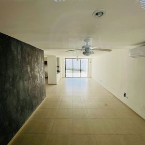 CASA EN VENTA EN MERIDA, RESIDENCIAL FONTANA, ENTREGA INMEDIATA