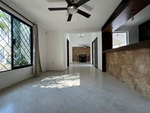 CASA EN VENTA EN FRANCISCO DE MONTEJO EN ESQUINA, 4 RECAMARAS