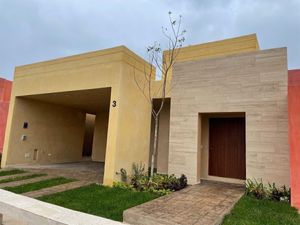 CASA PRIV. TAMAN EN CONKAL NORTE CON 3 HAB, COCHERA Y PISCINA