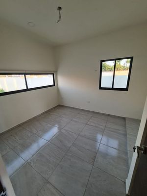 CASA EN VENTA EN PRIVADA NATIVA, CONKAL