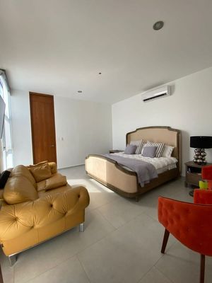 CASA EN VENTA EN MERIDA, TEMOZON NORTE PRIVADA BARLOVENTO CON PANELES