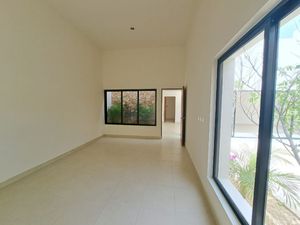 CASA EN VENTA EN PRIVADA CANARIA EN CONKAL, LT 31