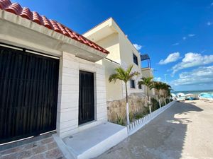 CASA EN VENTA FRENTE AL MAR, 6 HAB, ALBERCA, AMUEBLADA, PANELES  SOLARES