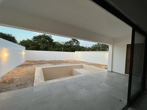 CASA EN VENTA EN MERIDA, PRIVADA ZENDERA, AMENIDADES