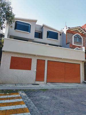 EXCELENTE CASA EN PASEOS DEL BOSQUE