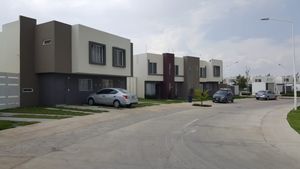 CASA EN VENTA SOMOS RESIDENCIAL