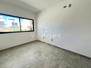 CASA EN VENTA EN PARQUES VALLARTA, ZAPOPAN